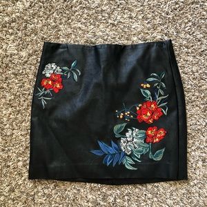 Guess Faux Leather Floral Pencil Skirt Size S